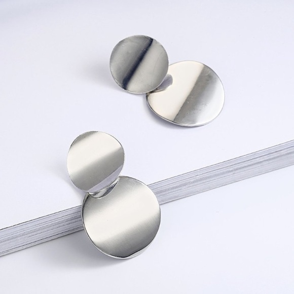 Silver Tone Dangle Disc Earrings - Picture 3 of 4